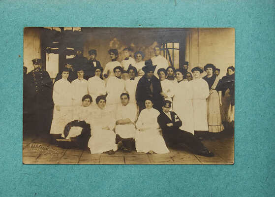 Лот из личных предметов сестры милосердия Российского общества Красного Креста Евгении Сергеевны Сергеевой-Талаковой: